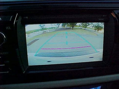 Used 2014 Toyota Corolla LE image 28