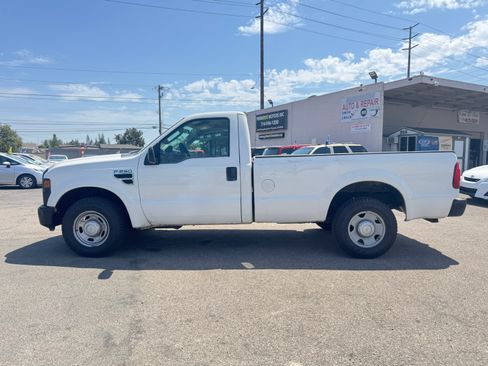 Used 2010 Ford F250 2WD Regular Cab Super Duty image 4