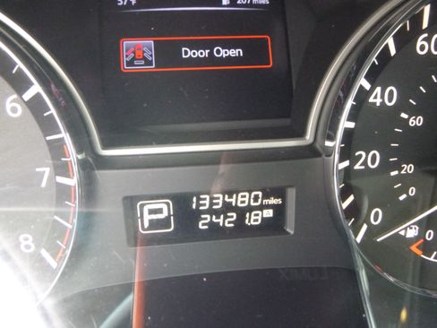 Used 2015 Nissan Altima 2.5 SV image 22