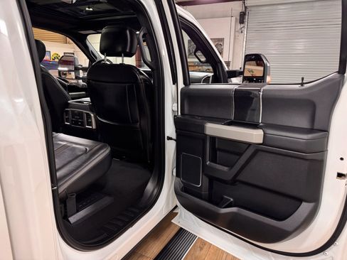 Used 2021 Ford F250 Platinum image 16