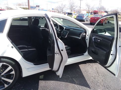 Used 2017 Nissan Altima 2.5 SR image 17