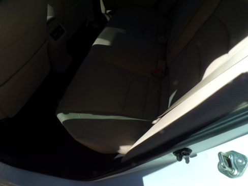 Used 2017 Honda Accord EX image 9