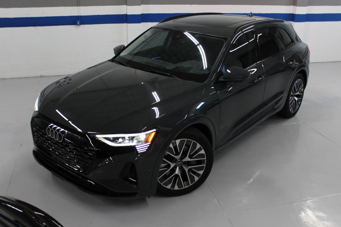 Used 2024 Audi Q8 e-tron Prestige AWD/4WD image 3