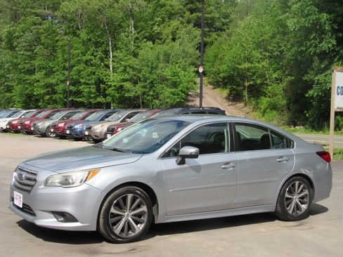 Used 2016 Subaru Legacy 2.5i Limited AWD/4WD image 2