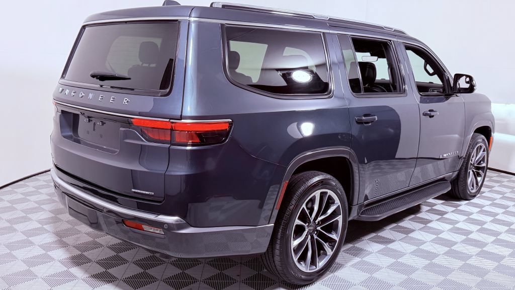Used 2022 Jeep Wagoneer 4WD Series II image 3