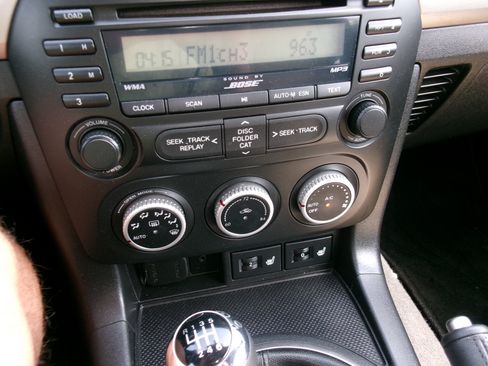 Used 2011 MAZDA MX-5 Miata Grand Touring image 4