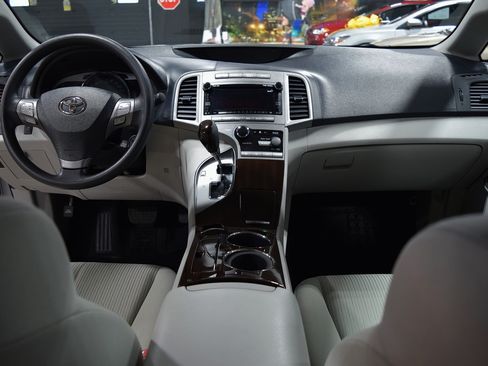 Used 2012 Toyota Venza LE AWD image 24