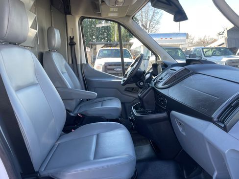 Used 2018 Ford Transit 250 image 19