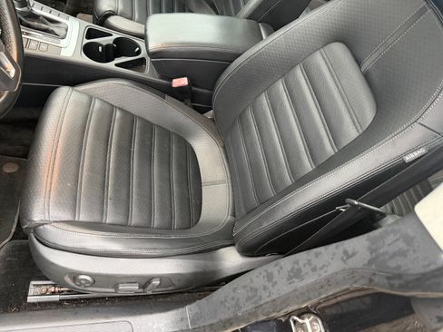 Used 2012 Volkswagen CC Lux image 25