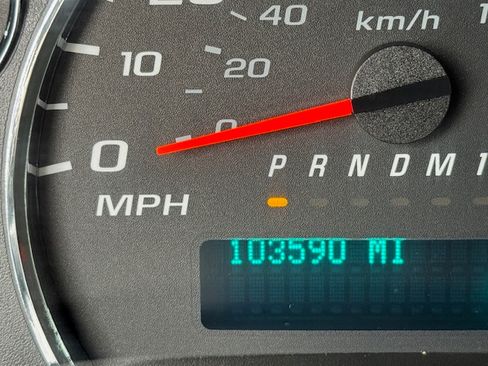 Used 2017 Chevrolet Express 2500 image 9