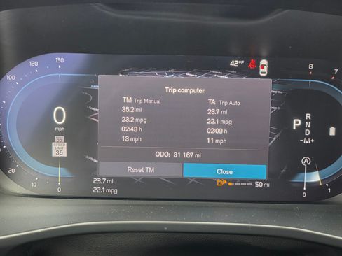 Used 2024 Volvo XC40 B5 Core image 12