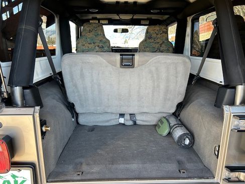 Used 2005 Jeep Wrangler Unlimited Rubicon image 7