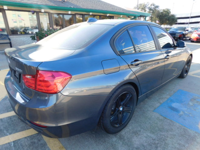 Used 2014 BMW 320i Sedan RWD image 8