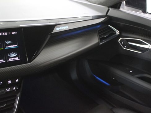 Used 2023 Audi RS e-tron GT image 38