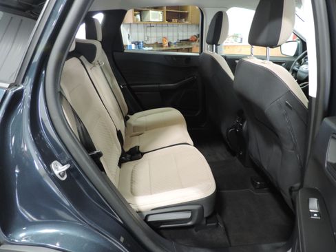 Used 2022 Ford Escape SE image 23