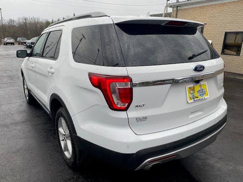 Used 2017 Ford Explorer 4WD XLT image 8