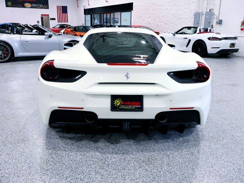 Used 2017 Ferrari 488 GTB RWD image 13