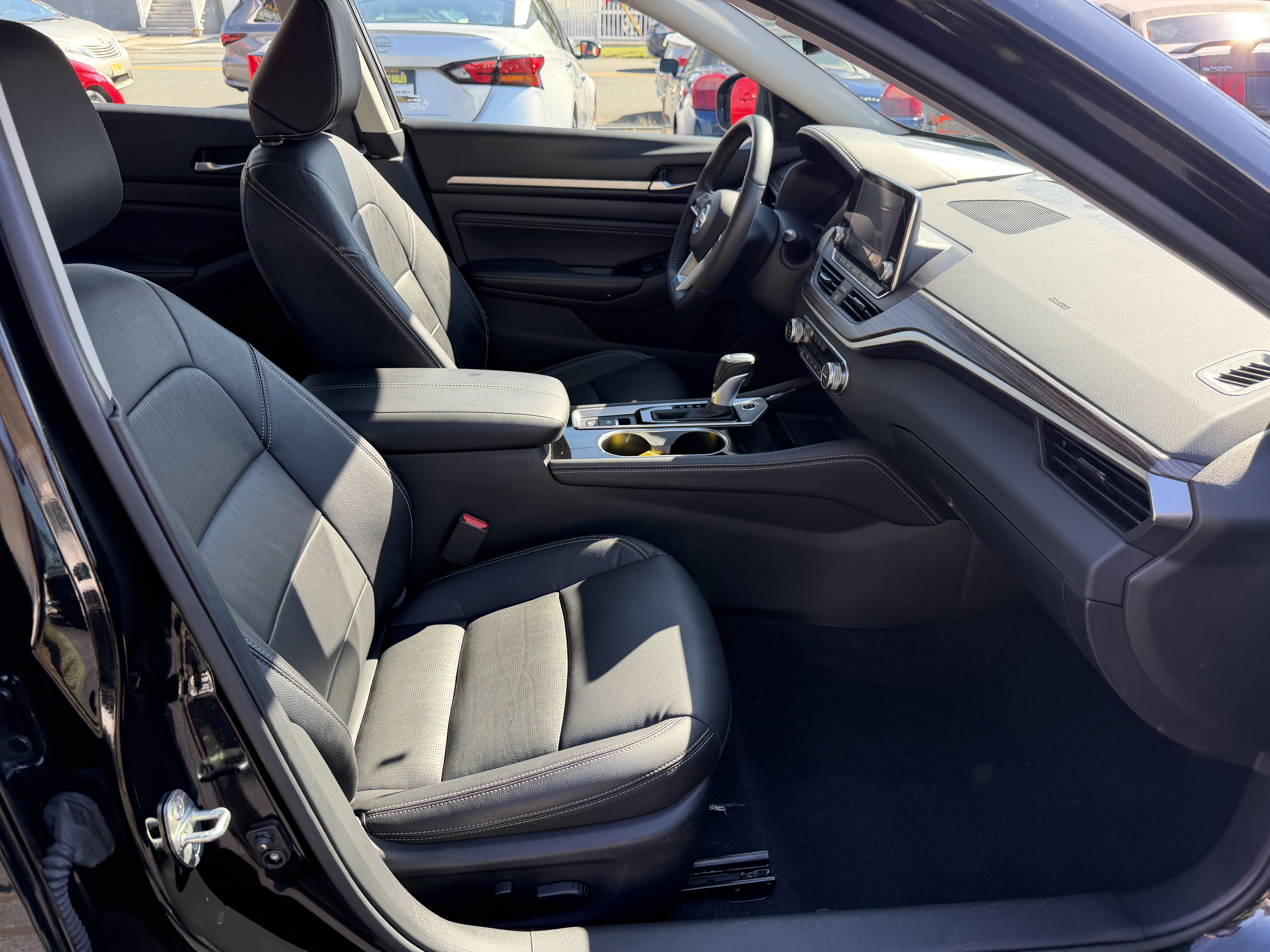 Used 2021 Nissan Altima 2.5 Platinum AWD image 19