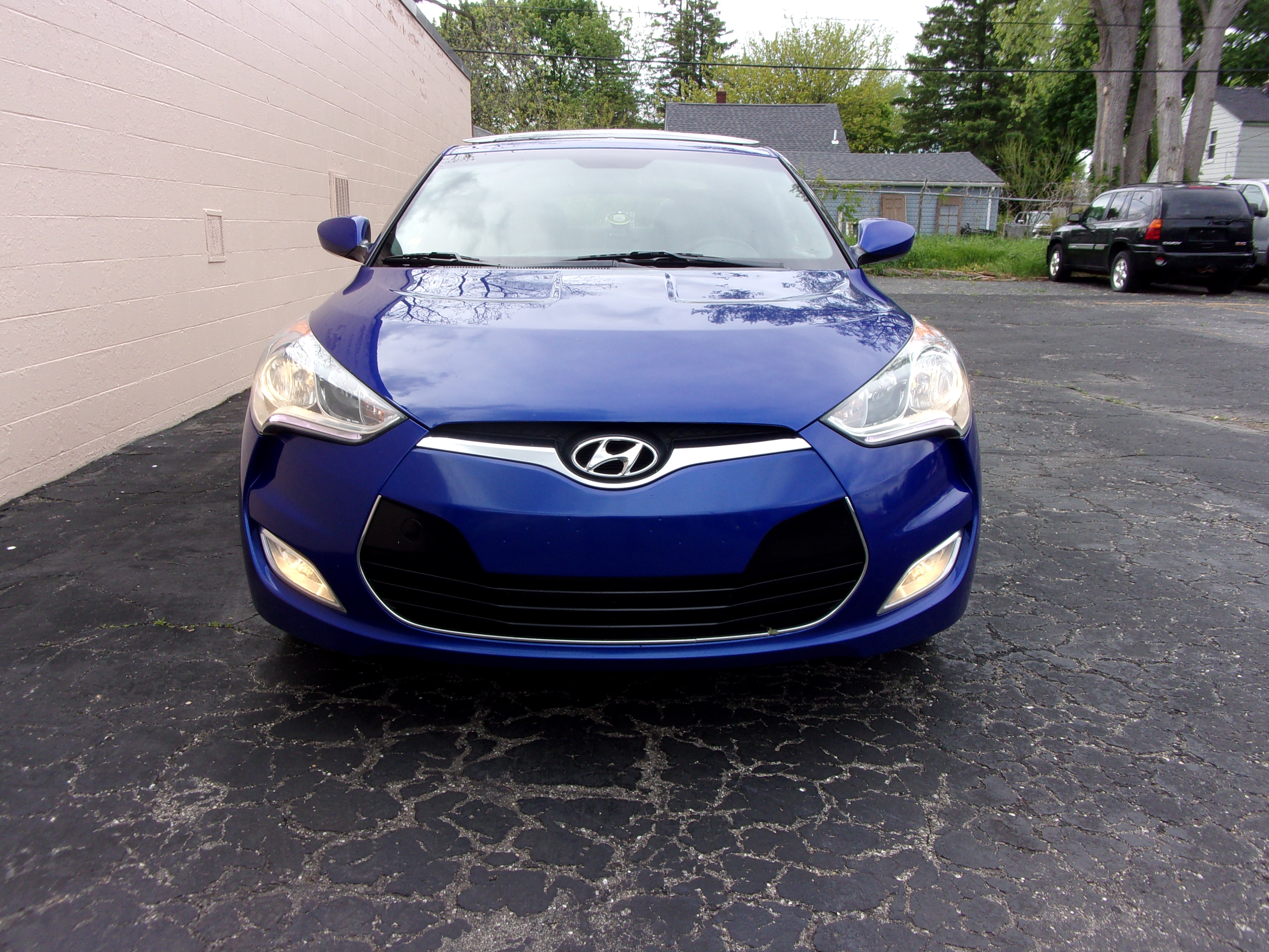 Used 2013 Hyundai Veloster w/ Style Package FWD image 2