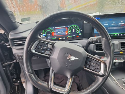 Used 2024 Ford Mustang GT Premium image 6