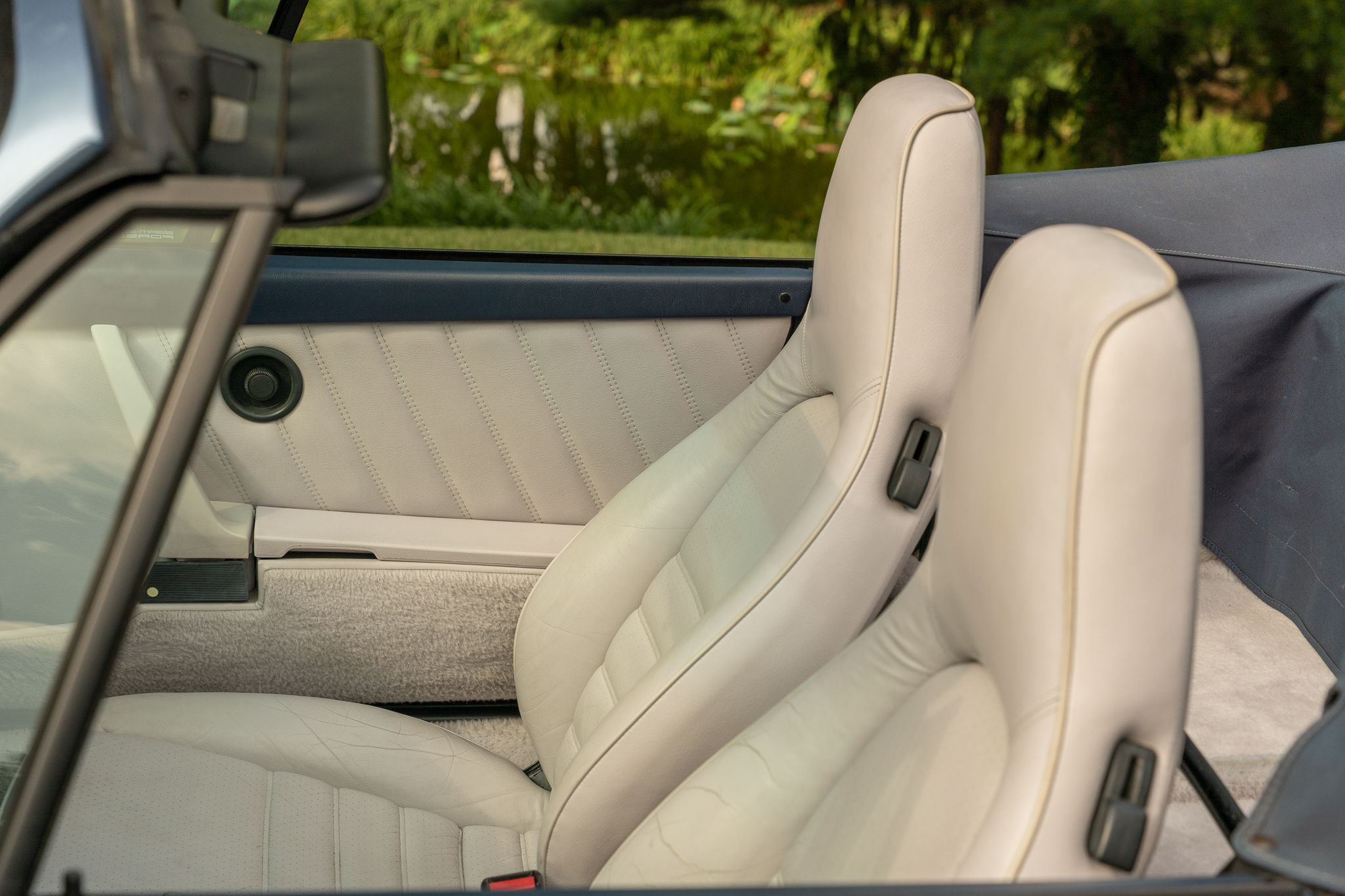 Used 1992 Porsche 911 Cabriolet image 51