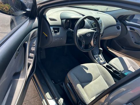 Used 2013 Hyundai Elantra GLS image 4