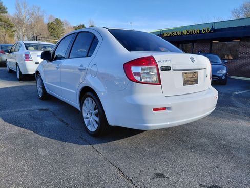 Used 2011 Suzuki SX4 LE image 5