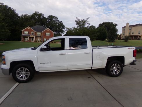 Used 2015 Chevrolet Silverado 1500 4x4 Crew Cab LT image 2