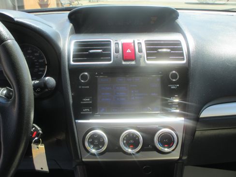 Used 2016 Subaru Crosstrek 2.0i Premium image 7