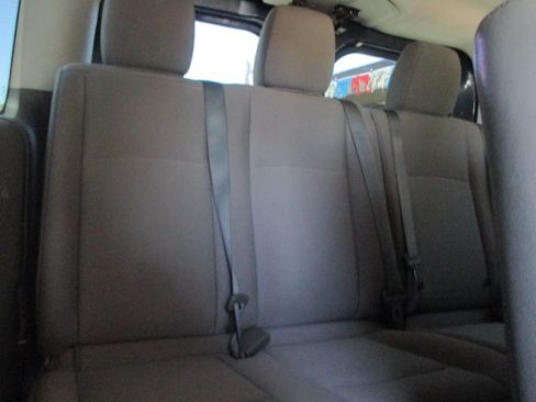 Used 2016 Nissan NV 3500 SV Passenger RWD image 11