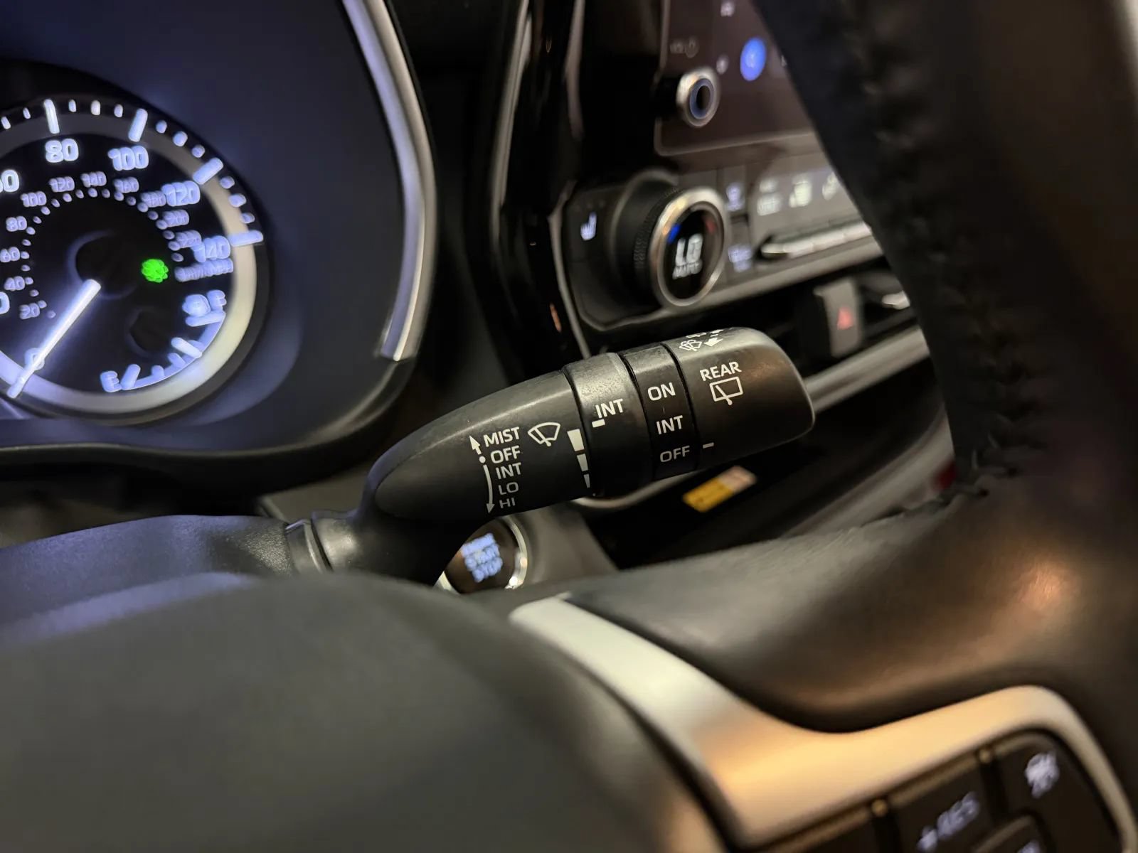 Used 2023 Toyota Highlander XLE FWD image 25