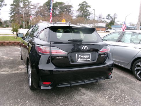 Used 2014 Lexus CT 200h image 2