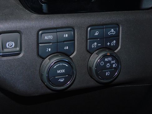 Used 2024 Chevrolet Silverado 3500 4x4 Crew Cab High Country image 29
