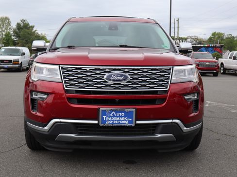 Used 2018 Ford Explorer 4WD Platinum image 3