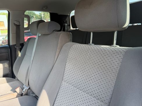 Used 2011 Toyota Tundra 4x4 Double Cab image 14