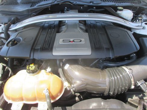 Used 2019 Ford Mustang GT Convertible RWD image 18
