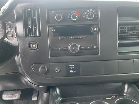 Used 2011 Chevrolet Express 2500 image 12