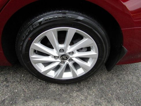 Used 2021 Toyota Camry LE FWD image 12