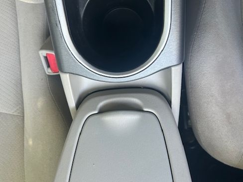 Used 2015 Toyota Prius Two FWD image 16