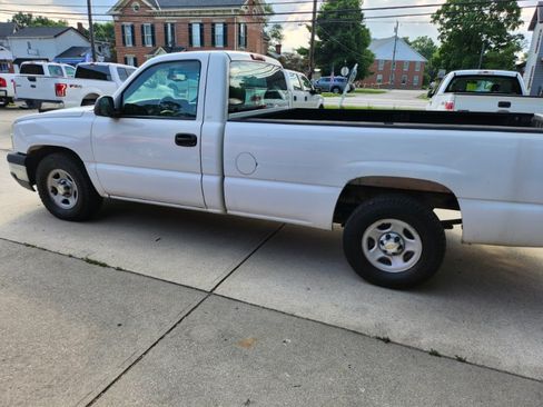 Used 2003 Chevrolet Silverado 1500 2WD Regular Cab image 2