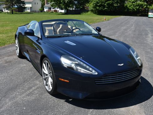 Used 2016 Aston Martin DB9 GT Volante RWD image 19