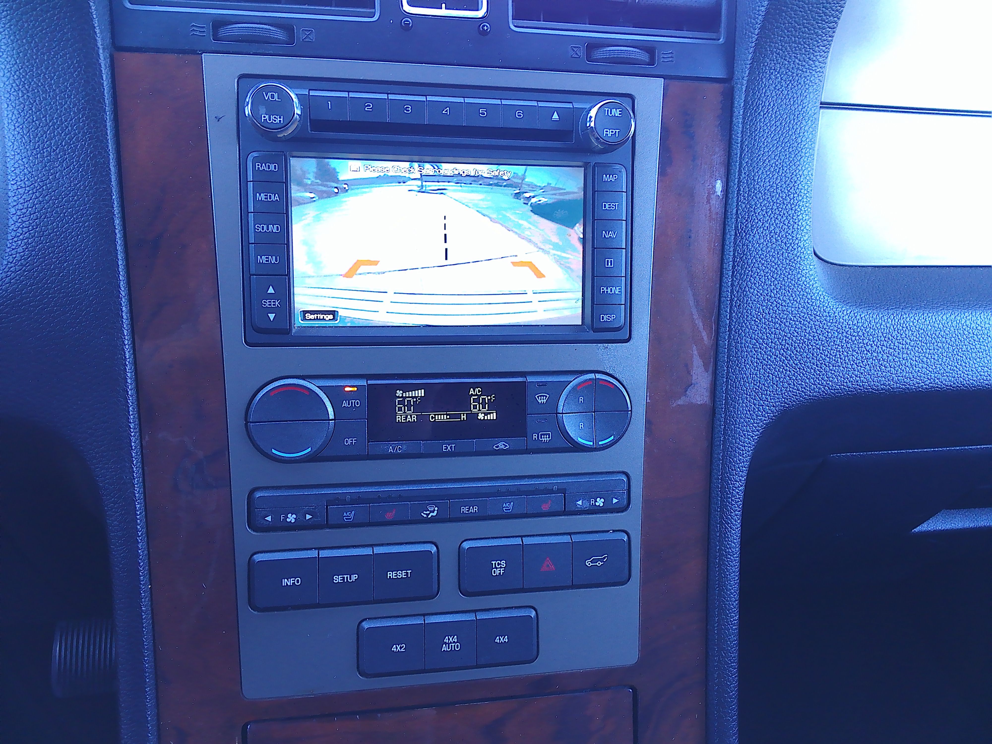 Used 2012 Lincoln Navigator 4WD image 17