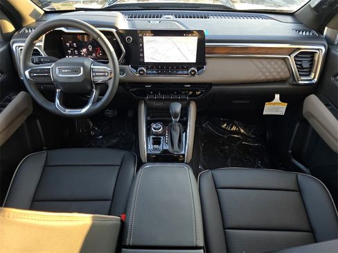 New 2026 GMC Canyon Denali image 24