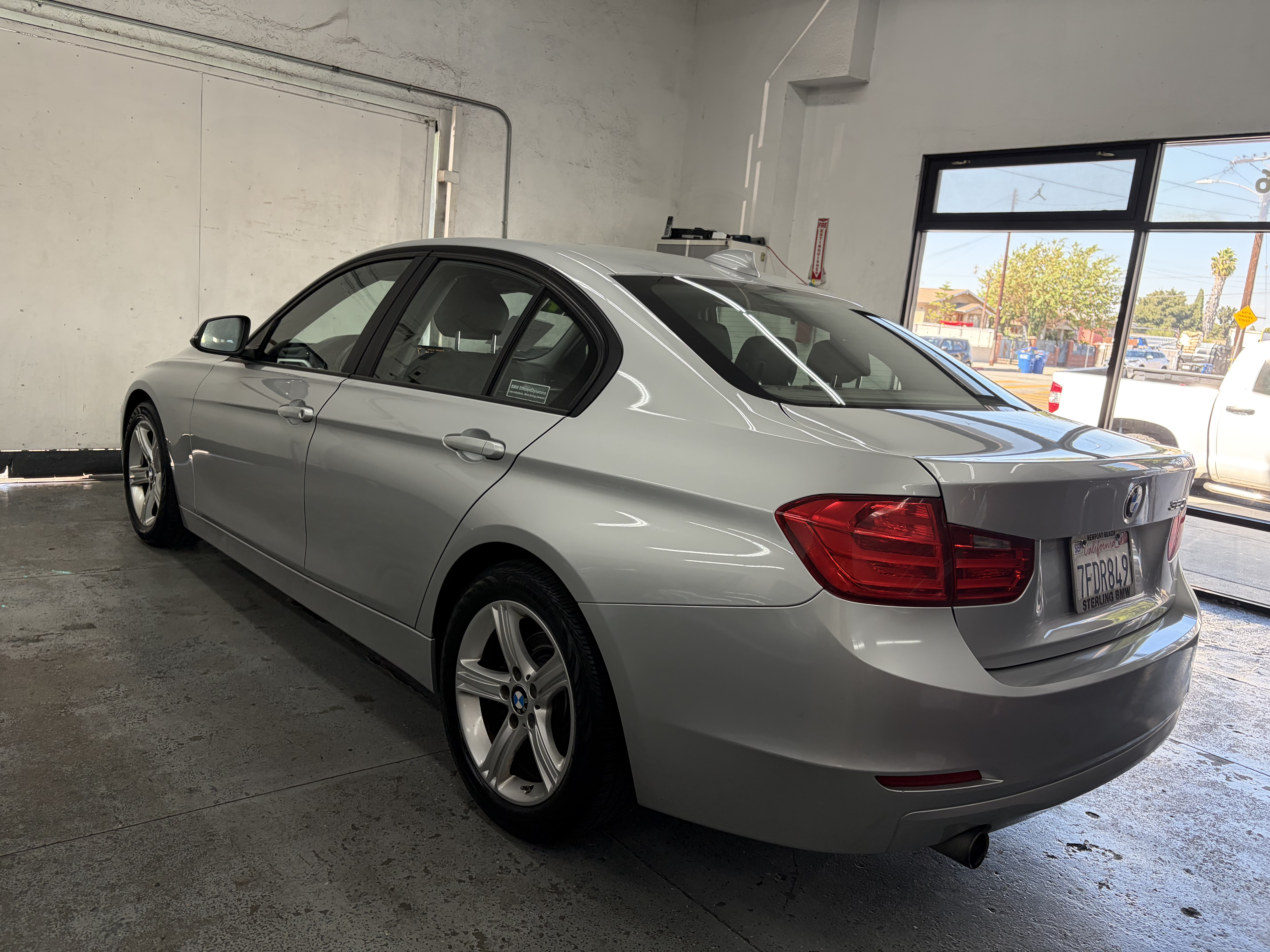 Used 2014 BMW 320i Sedan RWD image 4