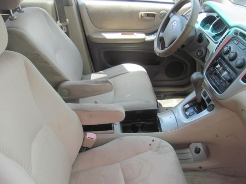 Used 2007 Toyota Highlander 2WD w/ 3rd Row image 3