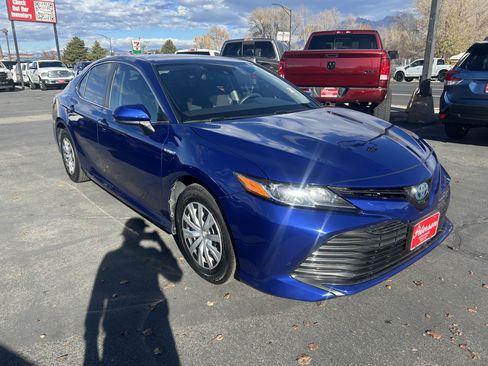 Used 2018 Toyota Camry LE image 17