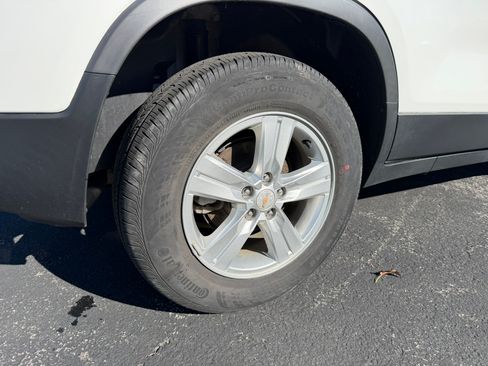 Used 2022 Chevrolet Trax LT image 16