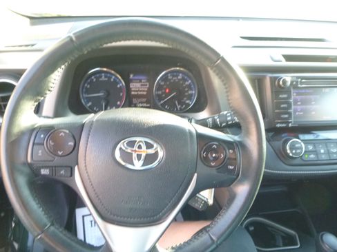 Used 2016 Toyota RAV4 XLE image 24