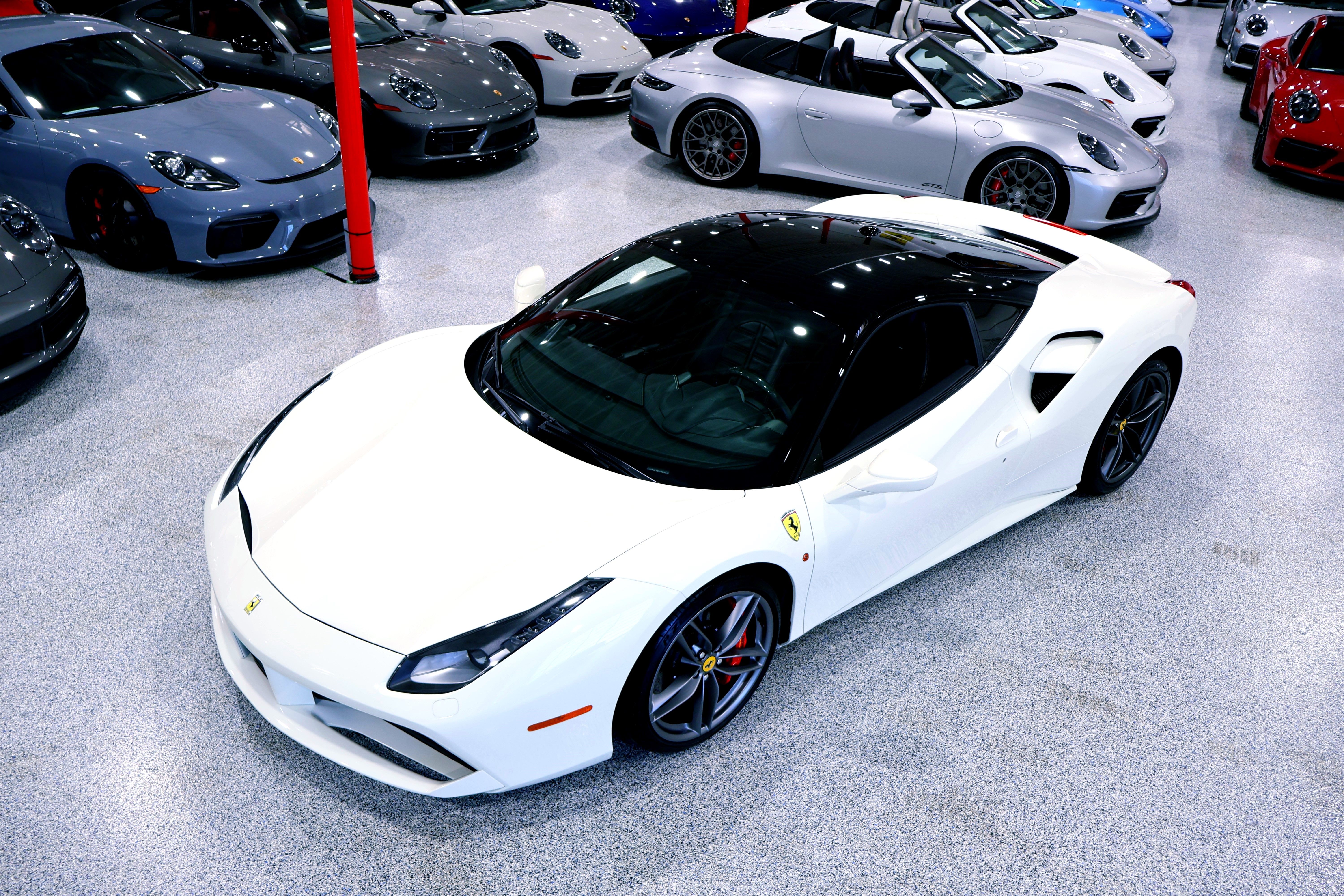 Used 2016 Ferrari 488 GTB RWD image 6