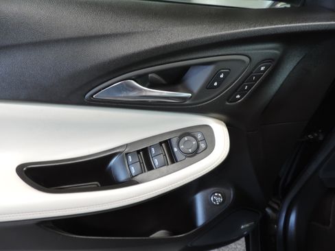 Used 2024 Buick Encore GX Avenir image 29